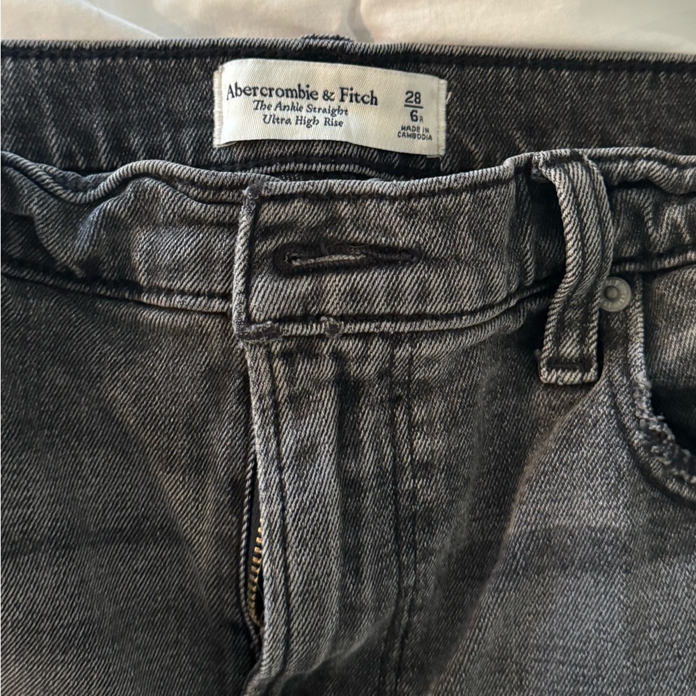 Abercrombie & Fitch The Ankle Straight Ultra High Rise 28/6R